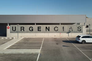 Acceso a zona de urgencias en Hospital de Alta Resolución de Lebrija, Sevilla