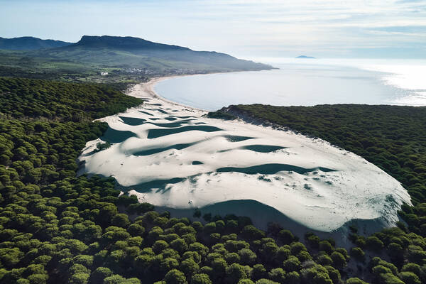 Playa de Bolonia, duna y entorno natural de Baelo Claudia, Cádiz, España