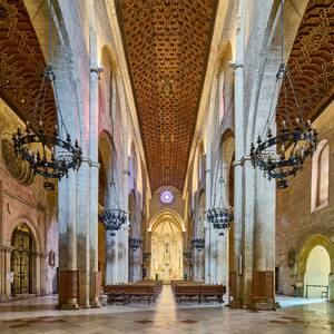 Interior panor&aacute;mico de la iglesia fernandina de San Pablo (C&oacute;rdoba), con sus tres naves y la armadura de par y nudillo con carpinter&iacute;a de lazo mud&eacute;jar que cubre la nave central, realizada para la serie del libro &lsquo;Evoluci&oacute;n de la carpinter&iacute;a de lazo. Siglos XII‑XVII&rsquo;, Ed. CEEH.