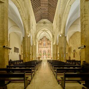 Interior panor&aacute;mico de la iglesia fernandina de San Miguel (C&oacute;rdoba), con sus tres naves y la armadura de madera con carpinter&iacute;a de lazo mud&eacute;jar que cubre la nave central, realizada para la serie del libro &lsquo;Evoluci&oacute;n de la carpinter&iacute;a de lazo. Siglos XII‑XVII&rsquo;, Ed. CEEH.